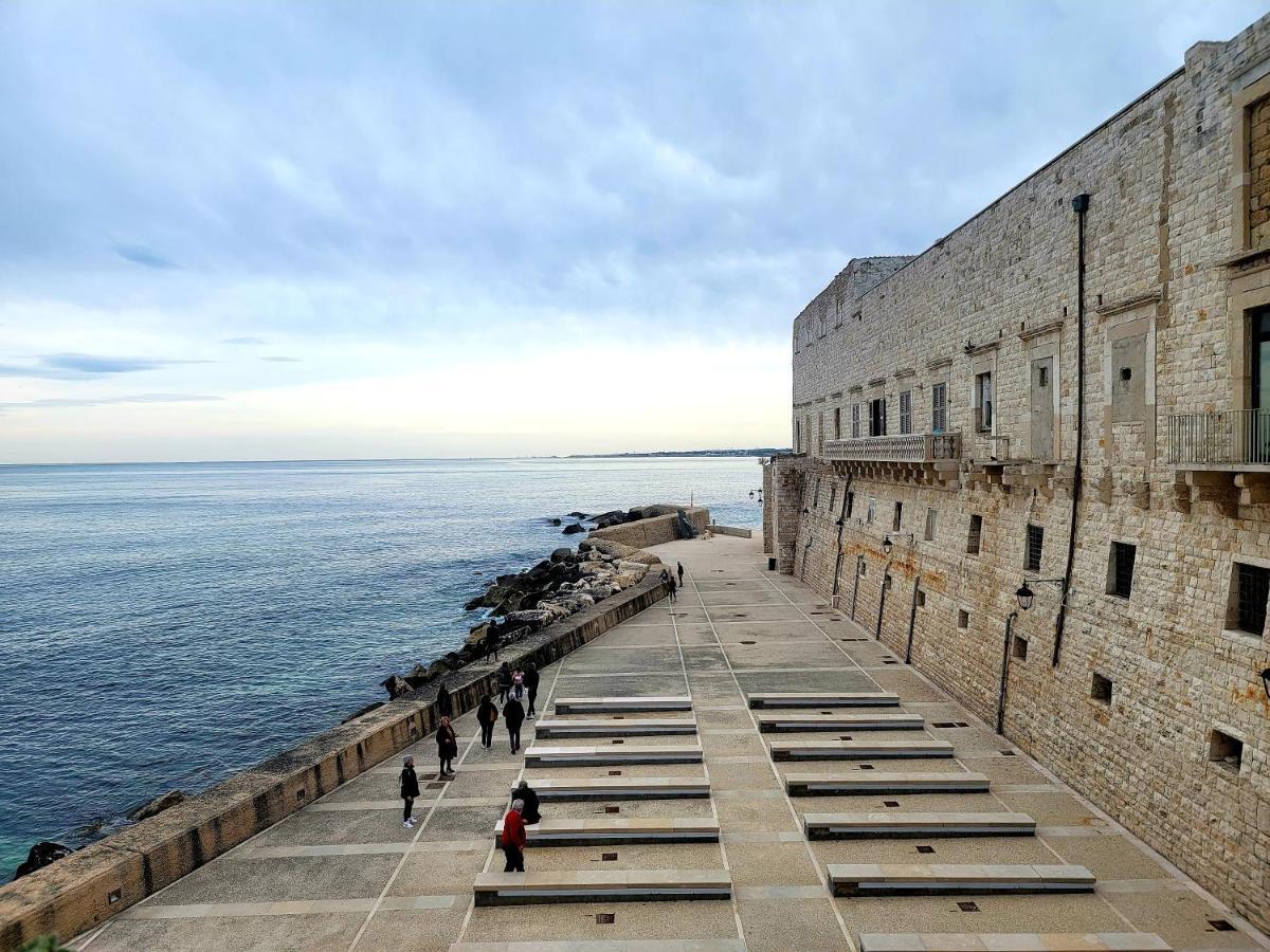 Giovinazzo Historic Apulia Old Town Stone House With Private Patio Apartment Bagian luar foto