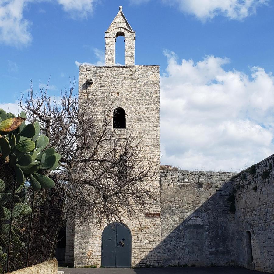 Giovinazzo Historic Apulia Old Town Stone House With Private Patio Apartment Bagian luar foto