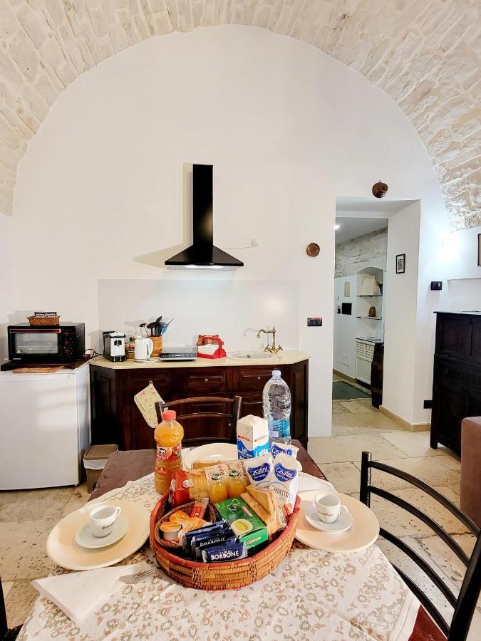 Giovinazzo Historic Apulia Old Town Stone House With Private Patio Apartment Bagian luar foto